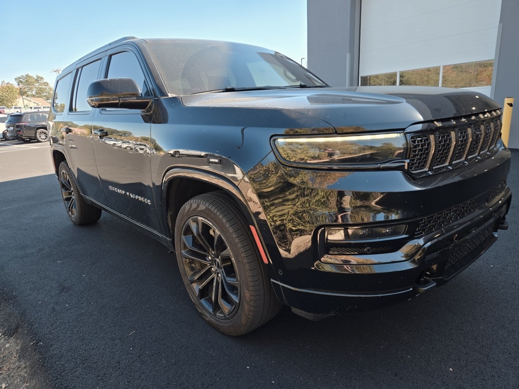 2024 Jeep Grand Wagoneer III photo 2