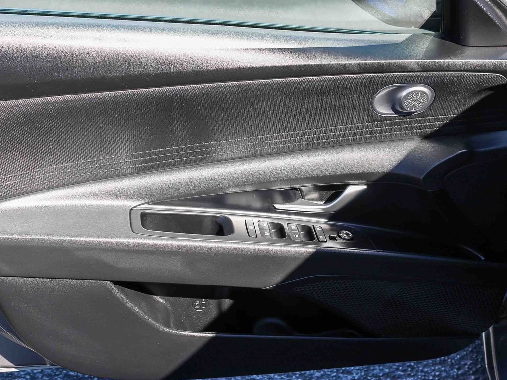 2025 Hyundai Elantra SE photo 20