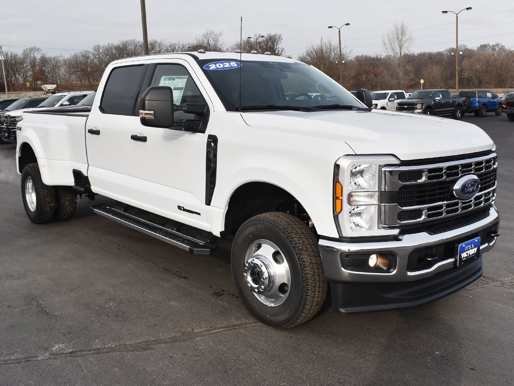 2025 Ford F-350 XLT photo 11