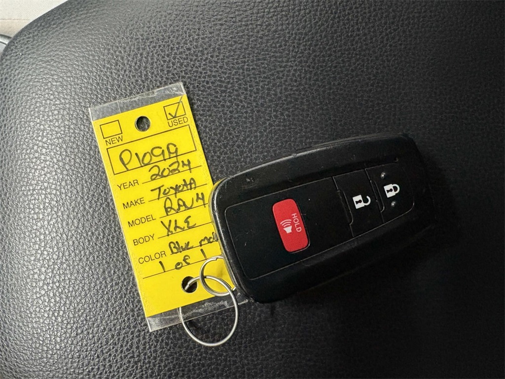 2024 Toyota RAV4 XLE photo 20