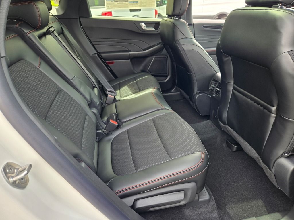 2025 Ford Escape Hybrid ST-Line Select photo 8