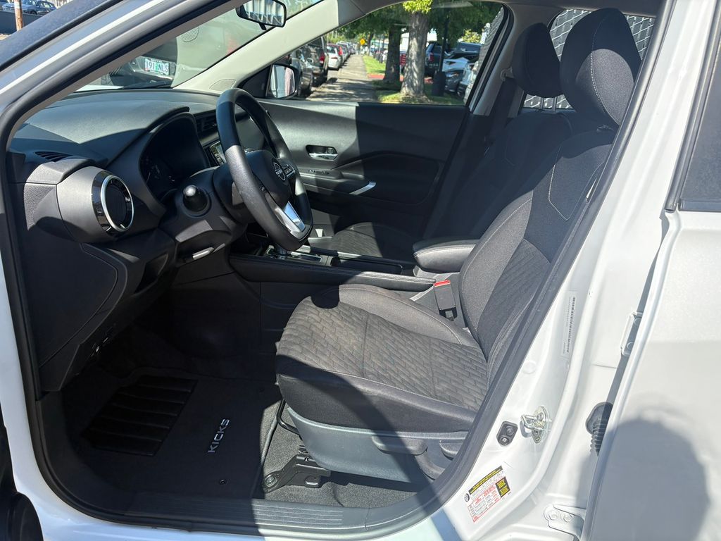 2023 Nissan Kicks SV photo 14