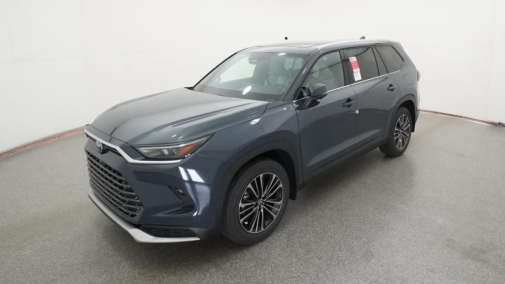 2026 Toyota Grand Highlander Platinum's photo