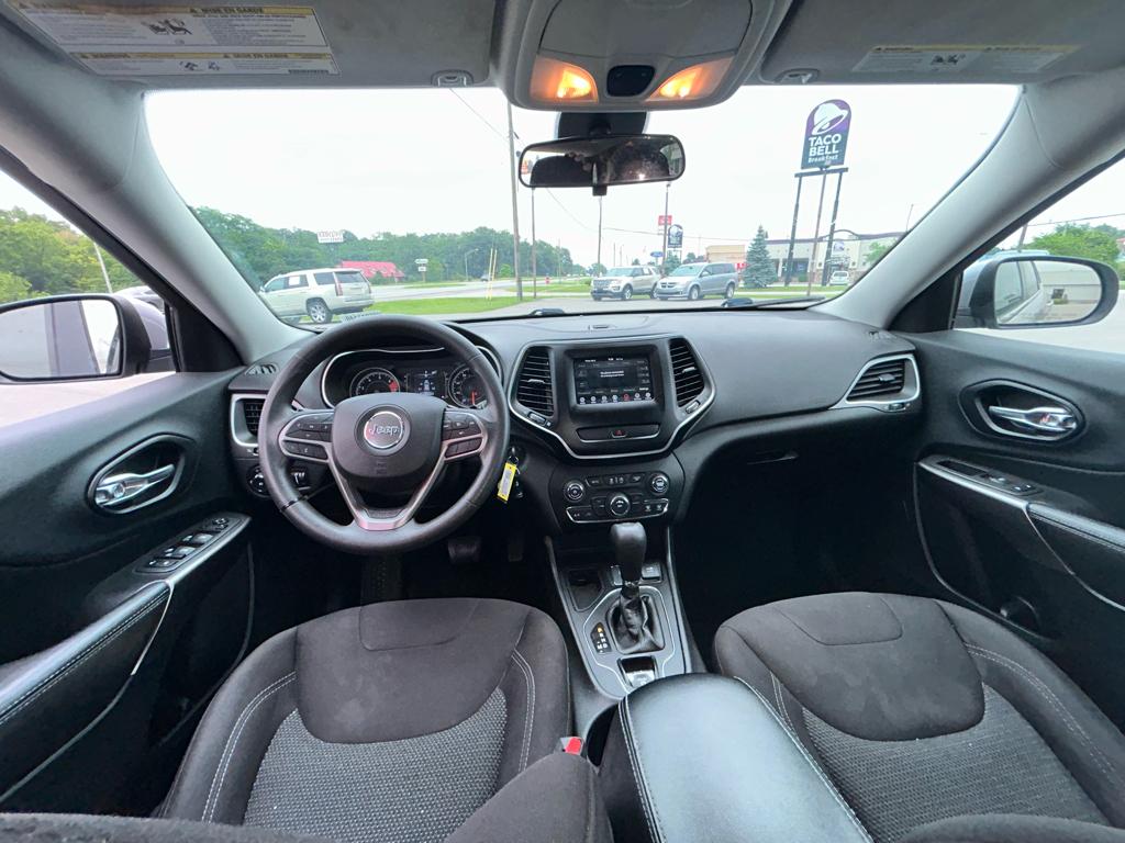 2019 Jeep Cherokee Latitude photo 13