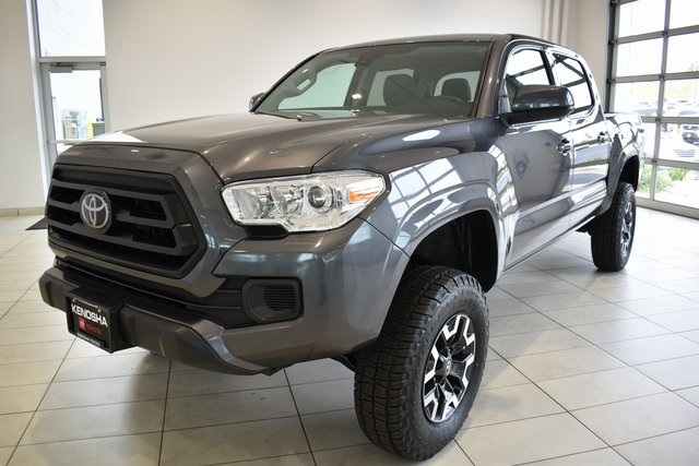 2022 Toyota Tacoma SR photo 4
