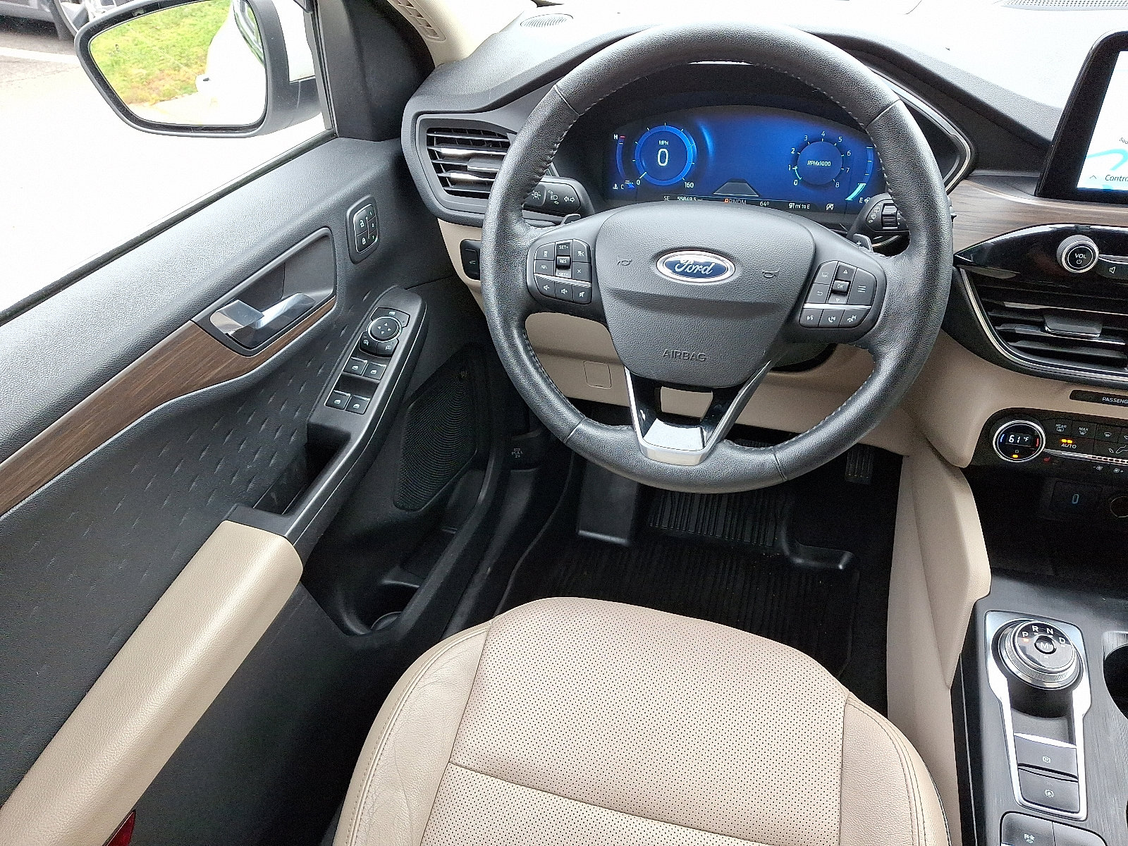 2020 Ford Escape Titanium photo 9