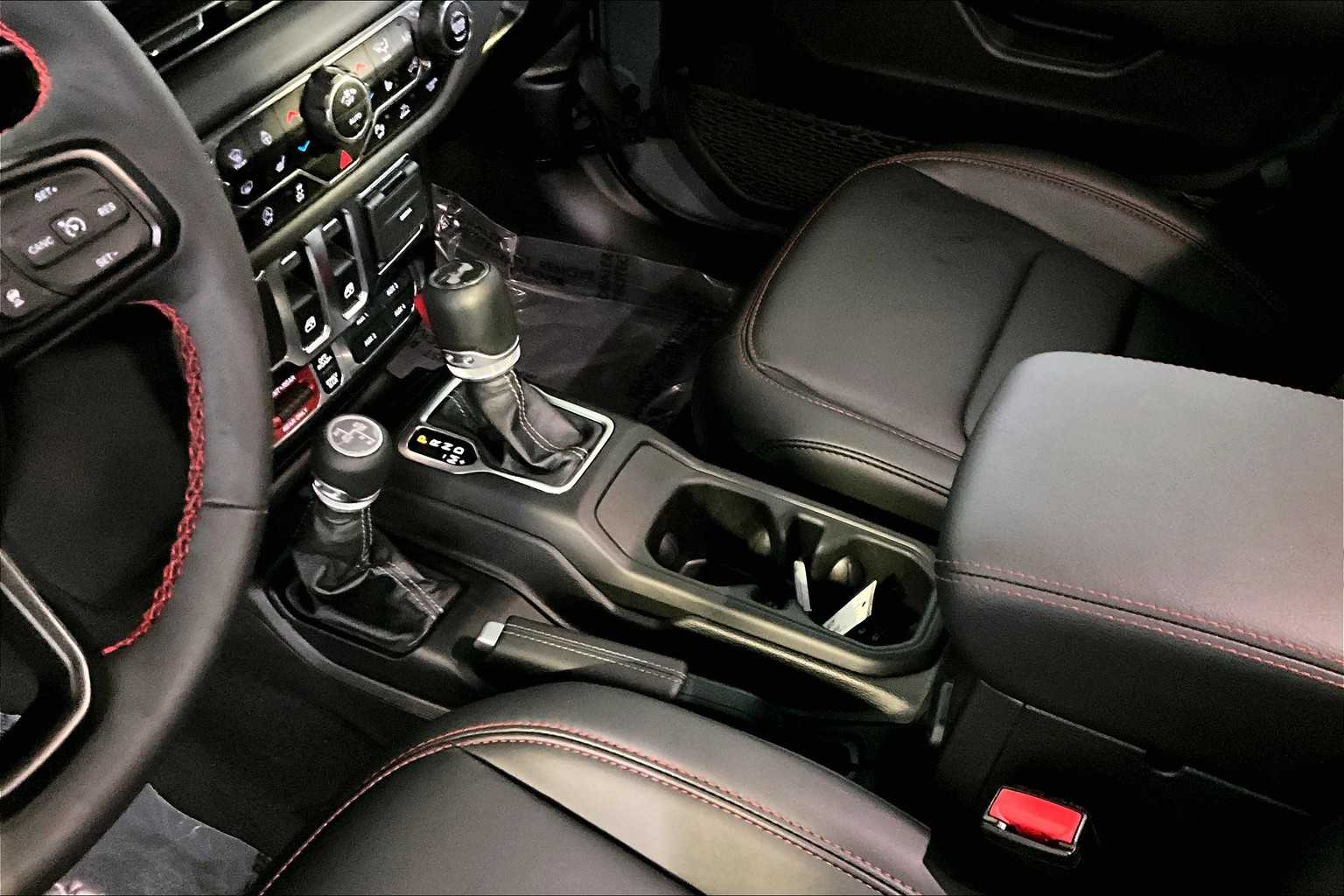 2024 Jeep Wrangler Rubicon X photo 14