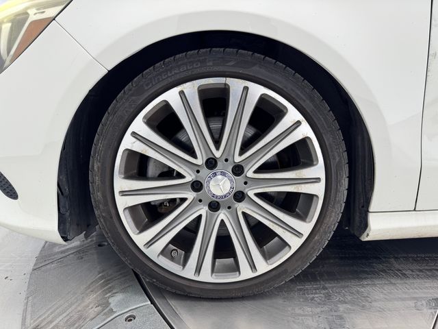 2017 Mercedes Benz CLA 250 photo 9