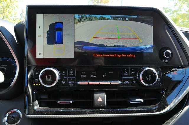 2023 Toyota Highlander Hybrid Platinum photo 35