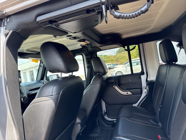 2016 Jeep Wrangler Unlimited Sahara photo 11