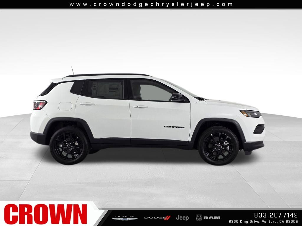 2026 Jeep Compass Latitude Altitude photo 2