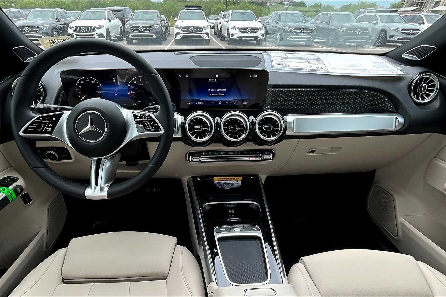 2025 Mercedes Benz GLB 250 photo 4