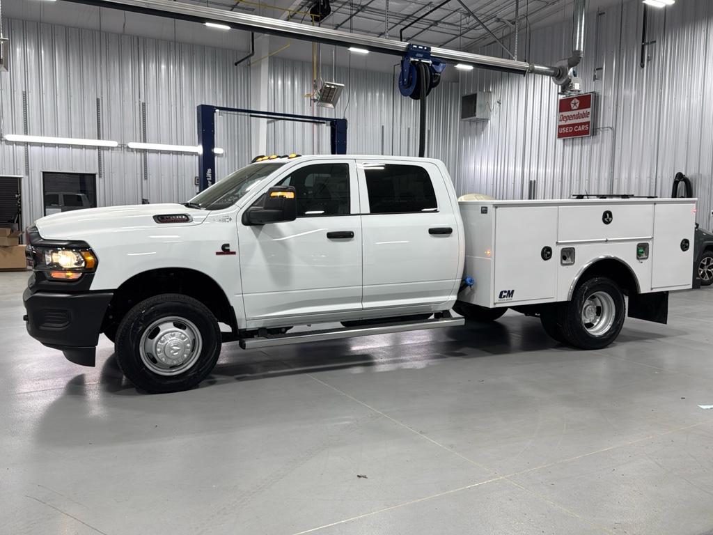 2024 Ram 3500 Tradesman photo 2