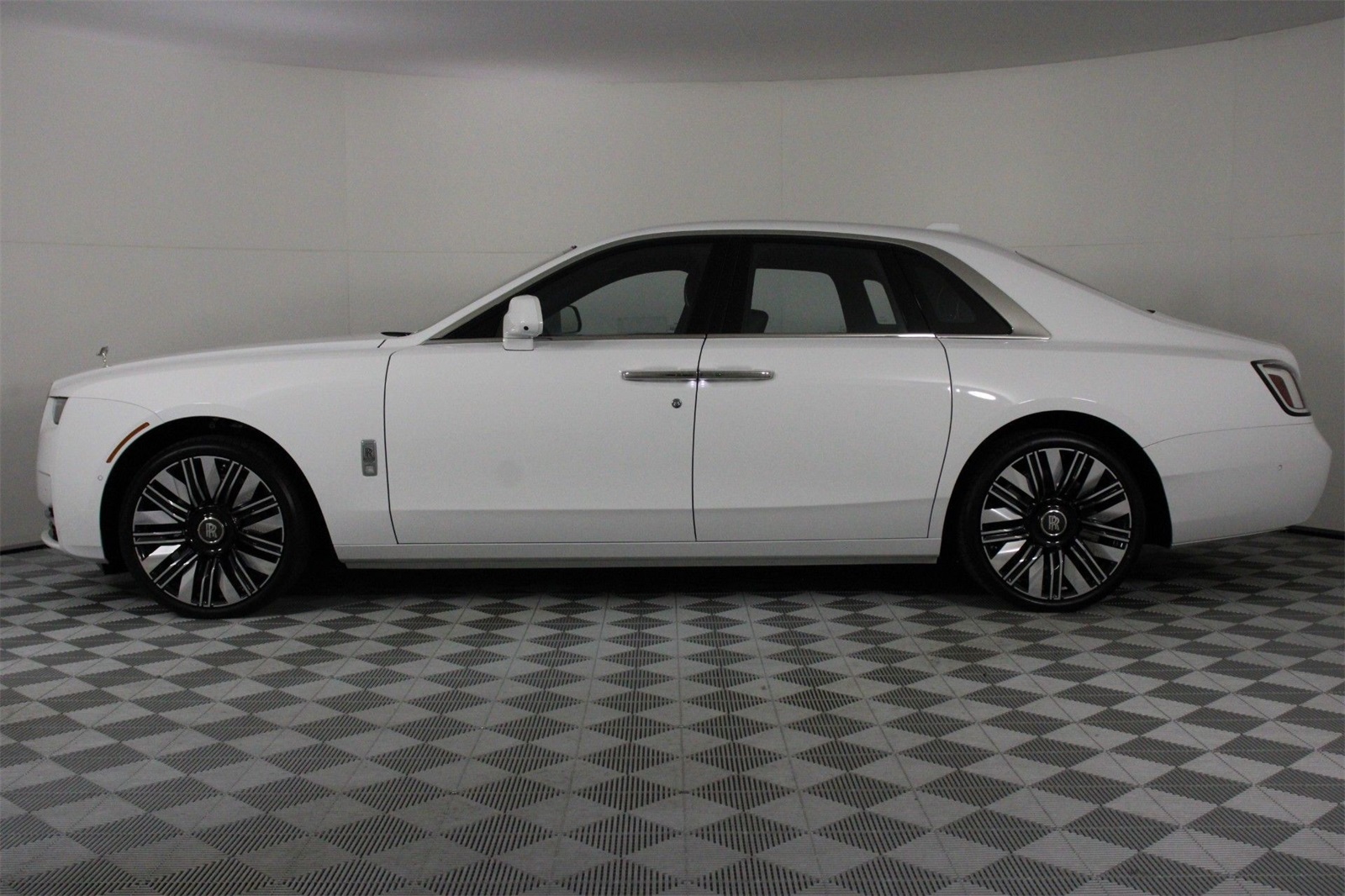 2025 Rolls Royce Ghost RR photo 3