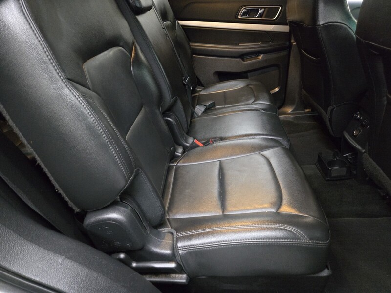 2016 Ford Explorer XLT photo 13