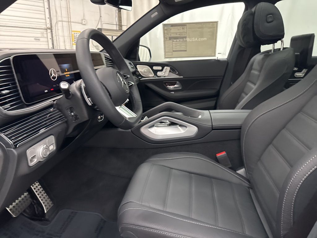 2026 Mercedes Benz GLS 580 4MATIC photo 9