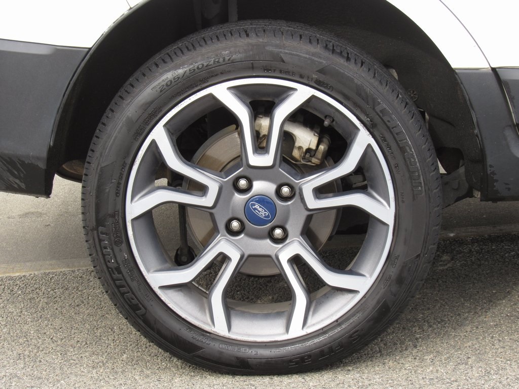 2019 Ford EcoSport SES photo 28
