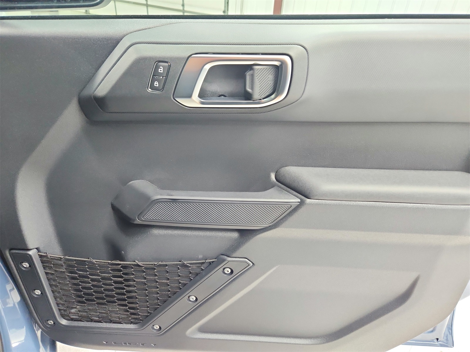 2025 Ford Bronco Base photo 39