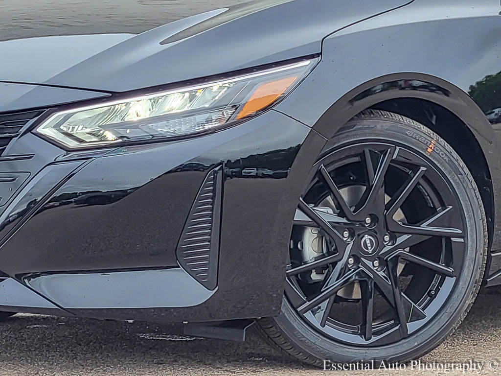 2025 Nissan Sentra SR photo 3