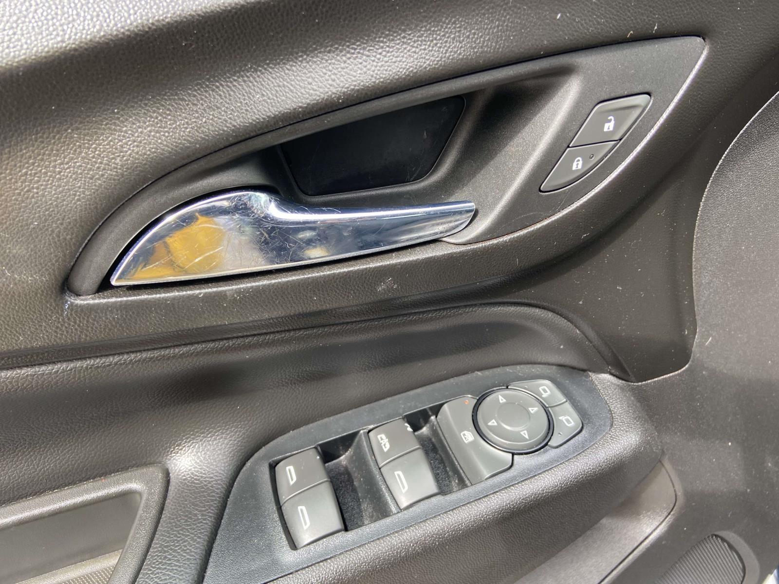 2019 Chevrolet Equinox LT photo 4