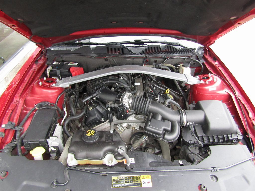2011 Ford Mustang V6 Premium photo 21