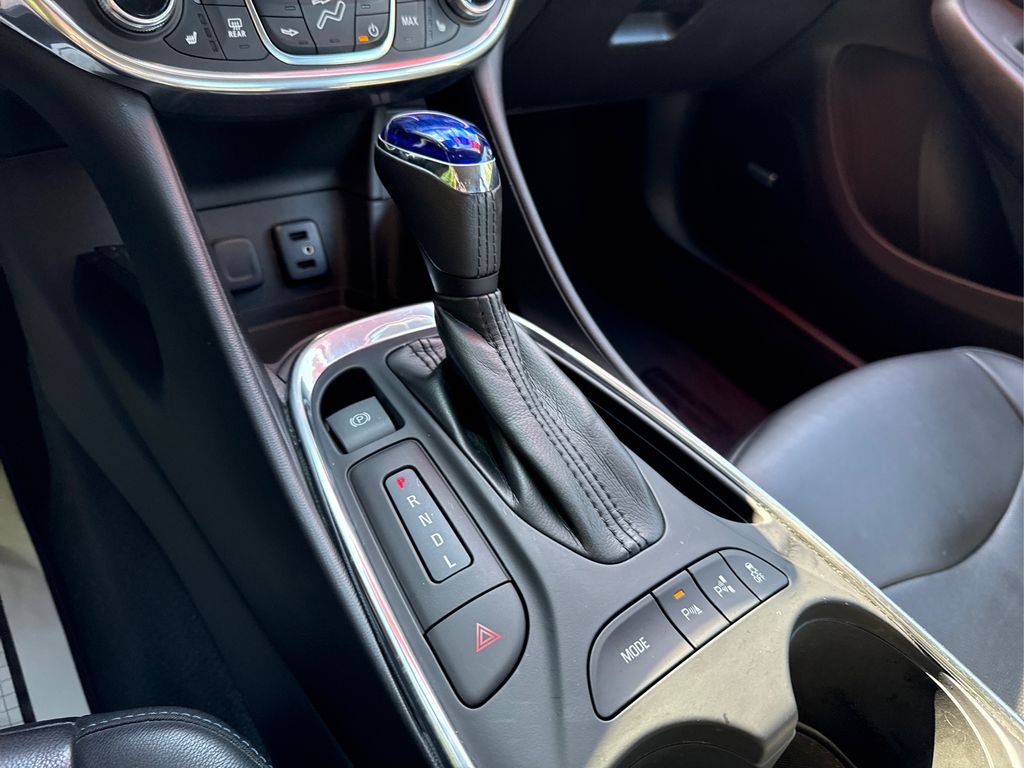 2016 Chevrolet Volt Premier photo 31