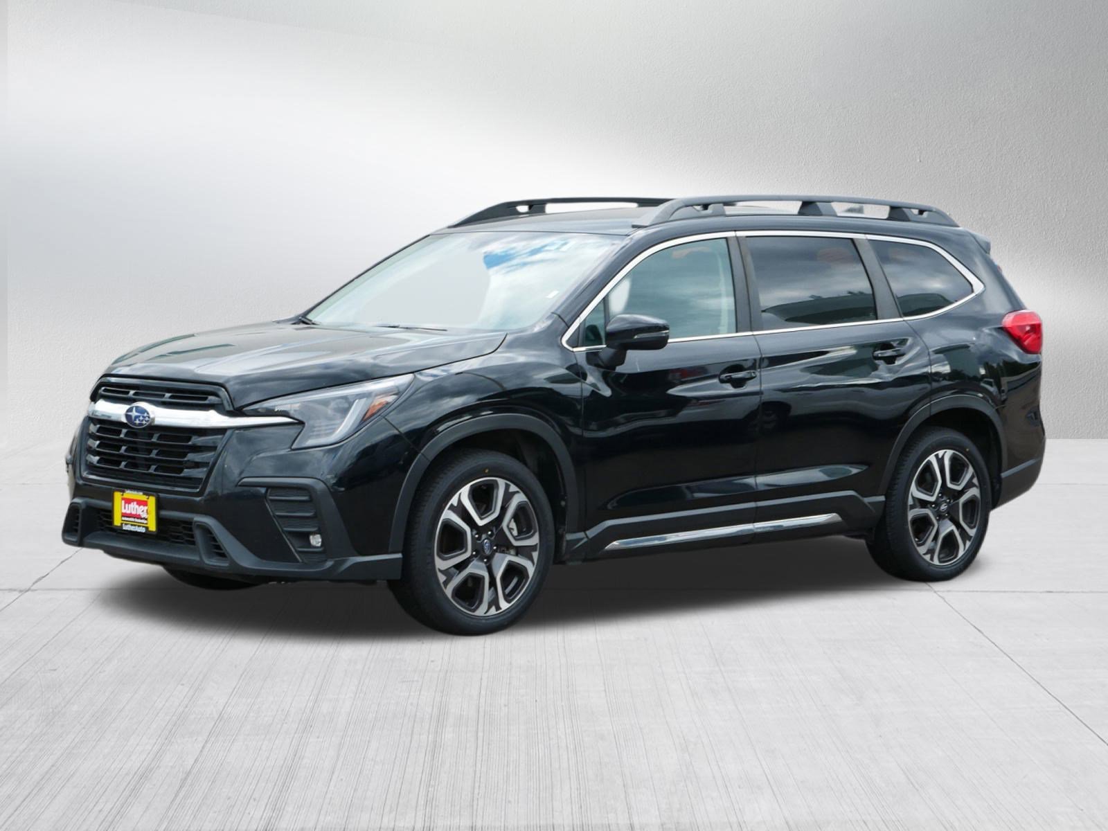 2023 Subaru Ascent Limited photo 3