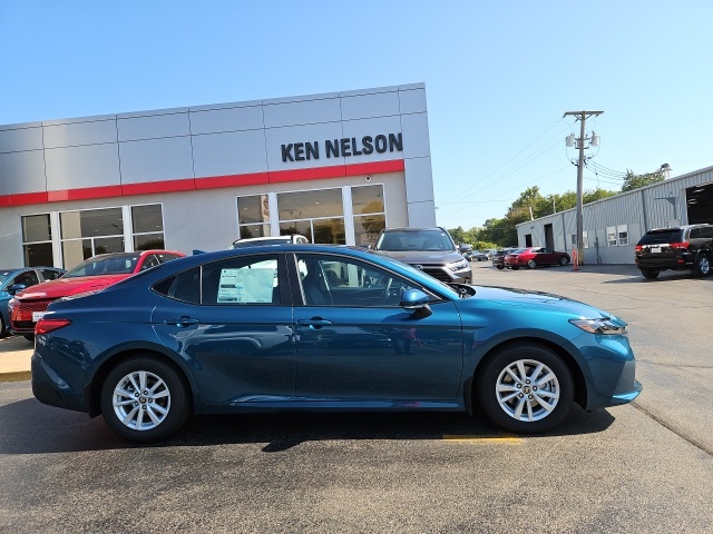 2026 Toyota Camry LE photo 12