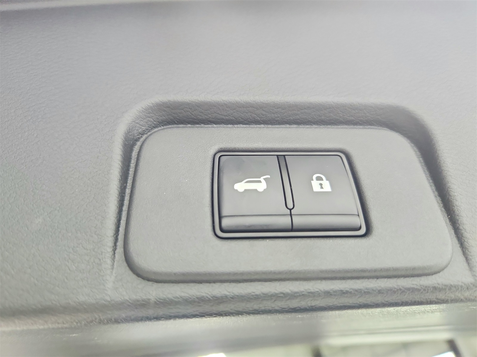 2024 Nissan Rogue SV photo 37