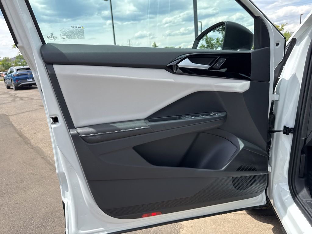 2025 Volkswagen Taos S photo 9