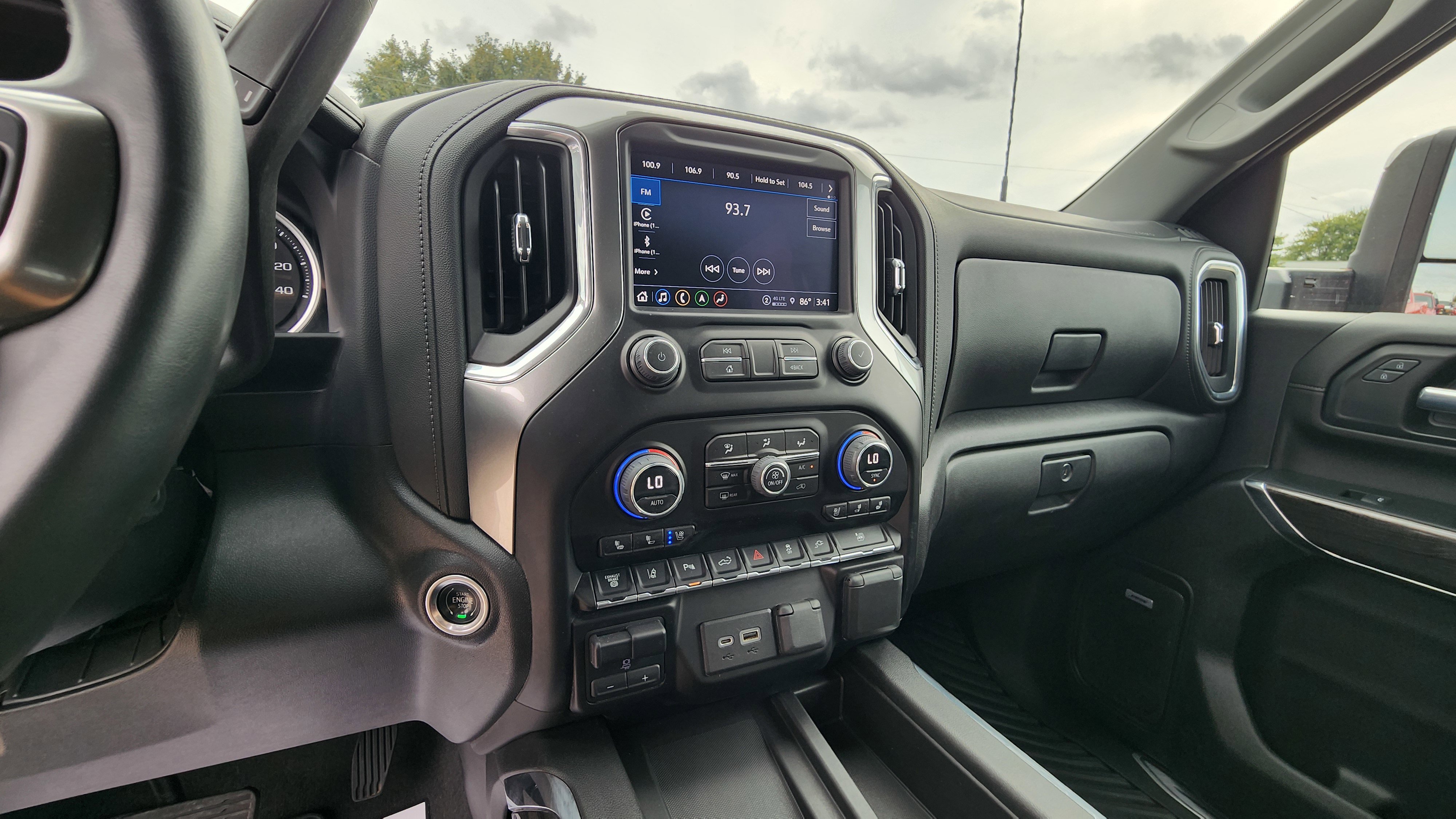 2023 Chevrolet Silverado 2500HD LTZ photo 12