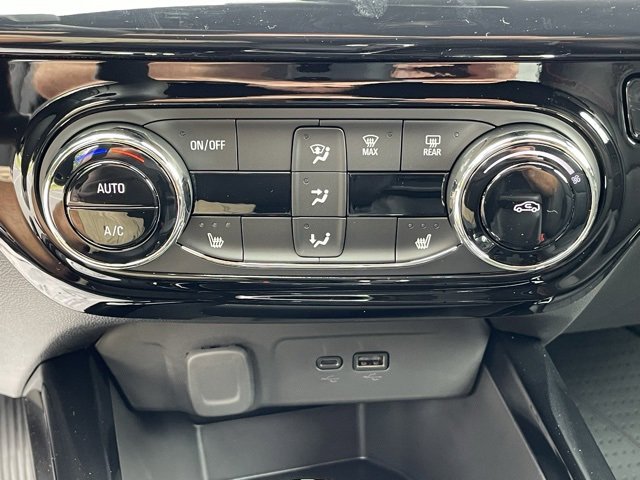 2025 Chevrolet Trax photo 22