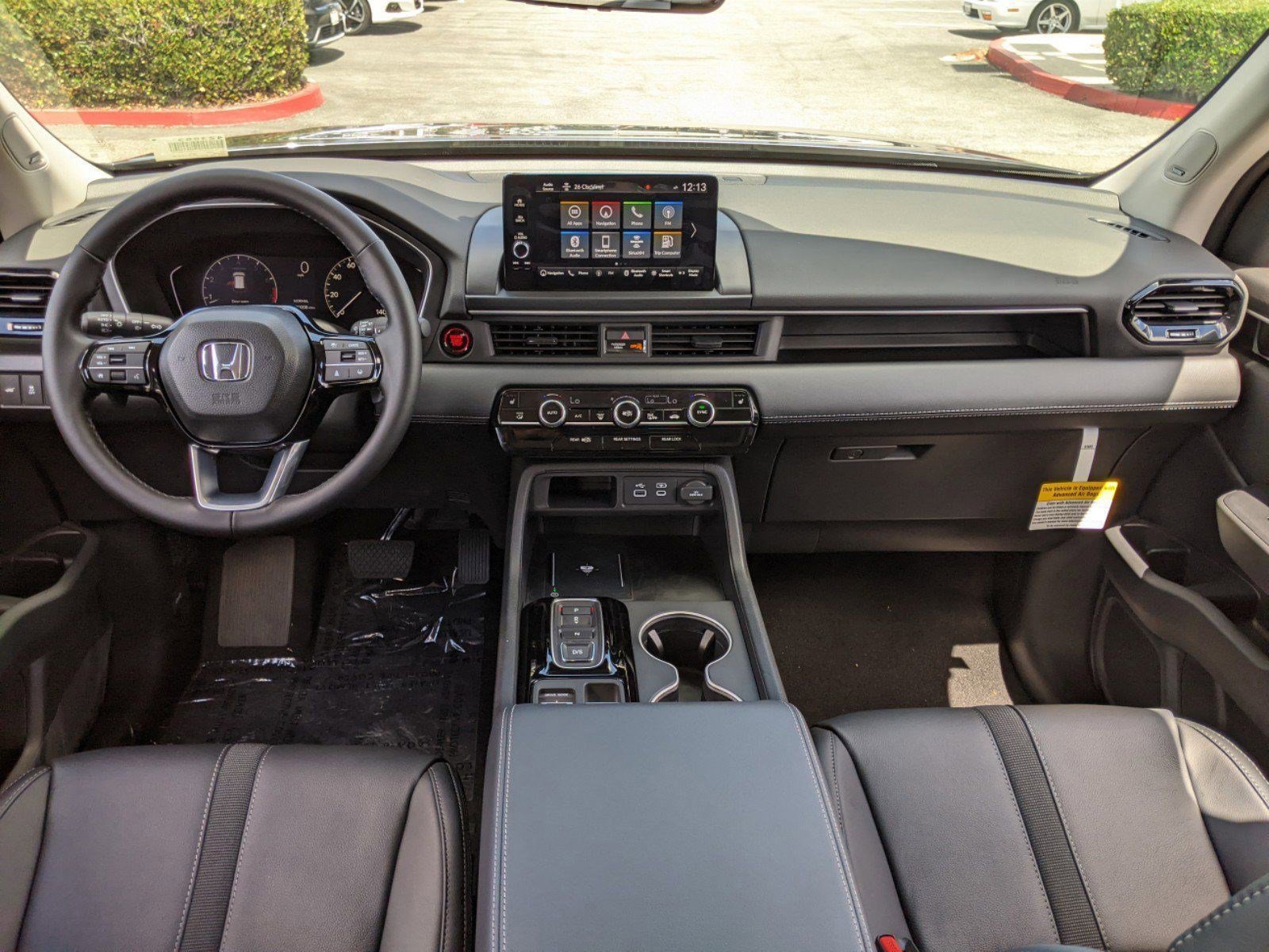 2025 Honda Pilot Touring photo 12