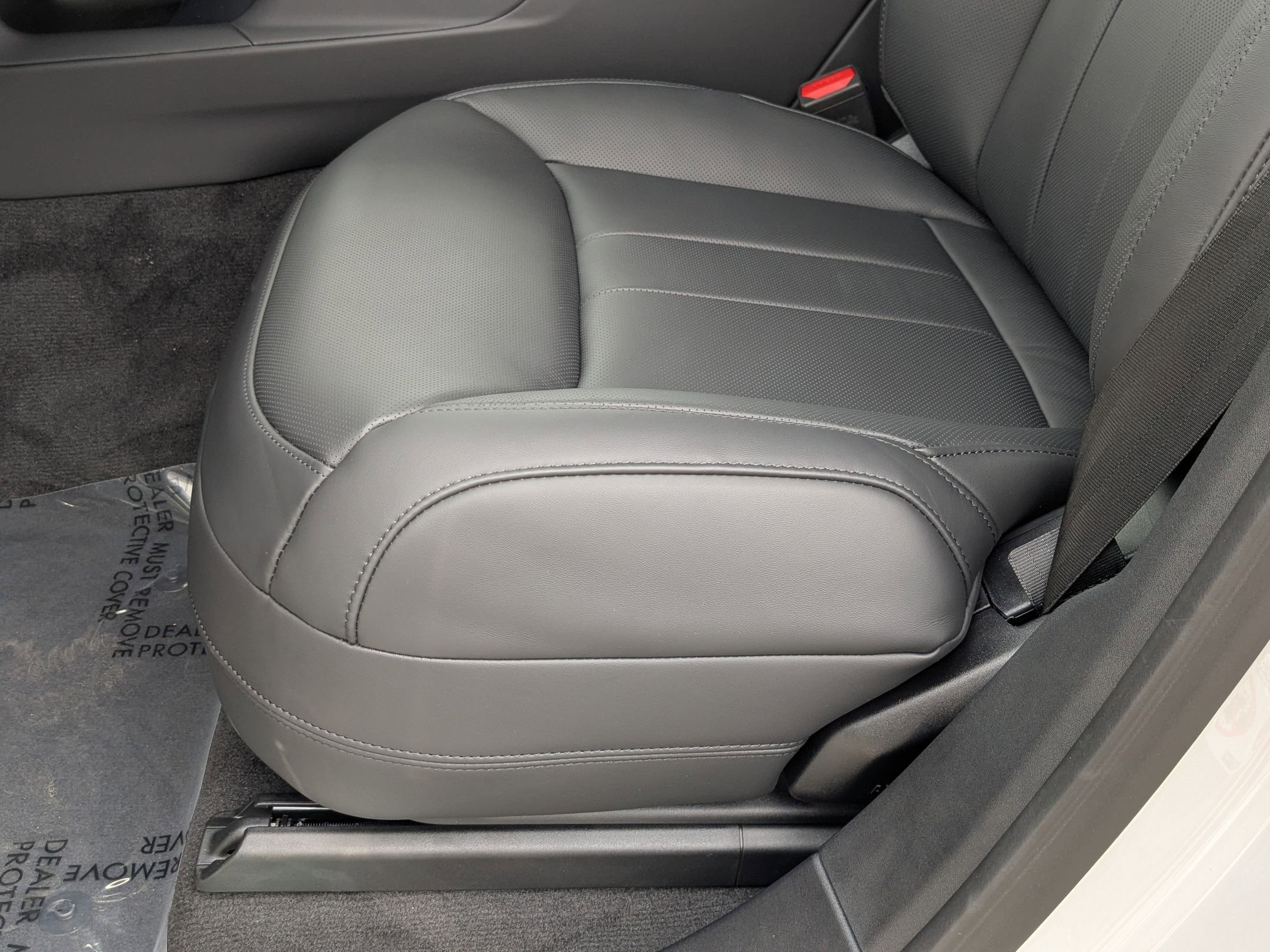 2025 Land Rover Range Rover Sport SE photo 4