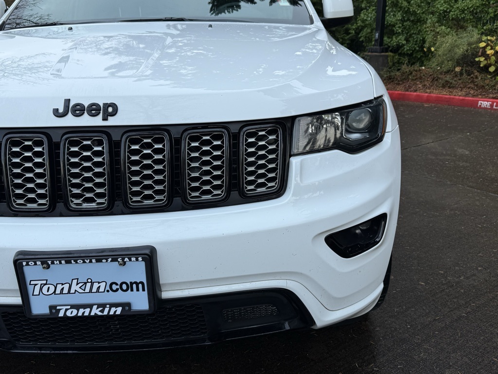 2018 Jeep Grand Cherokee Altitude photo 2