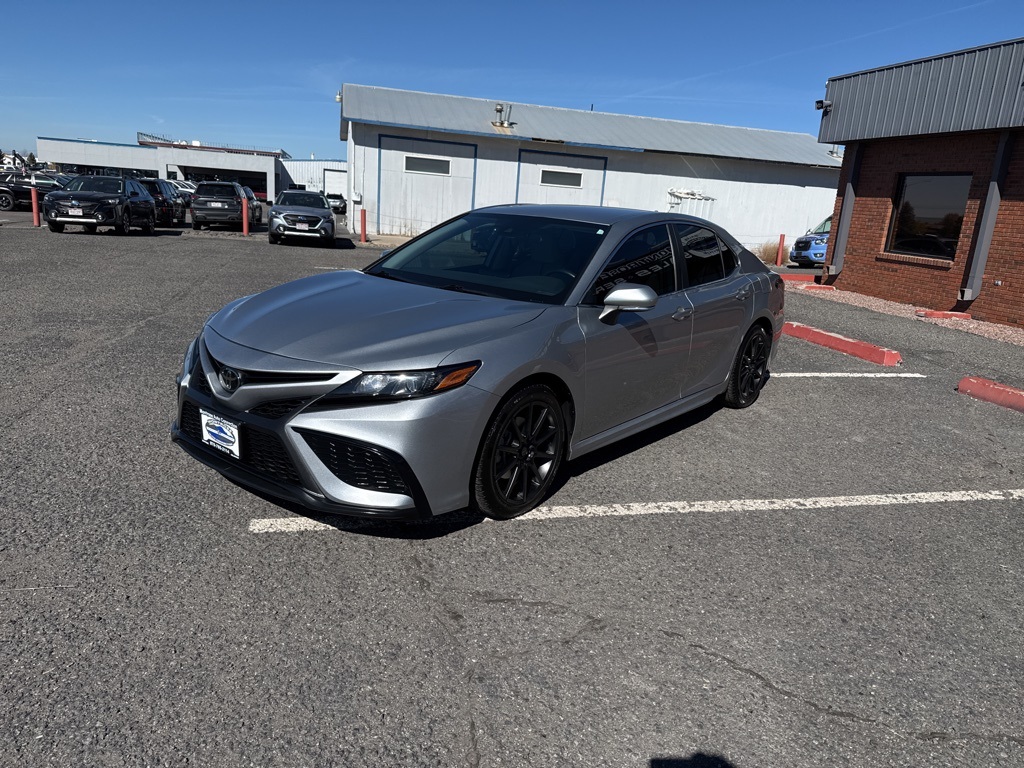 2023 Toyota Camry SE photo 3