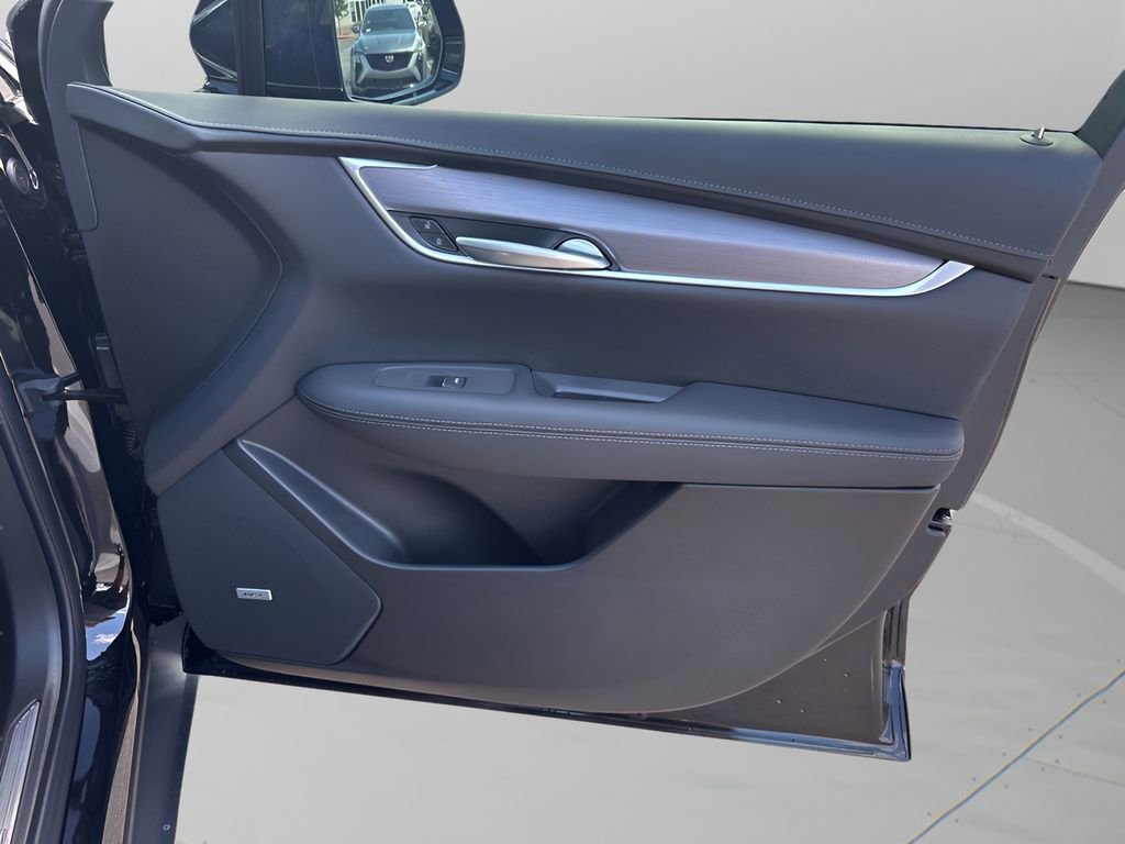 2025 Cadillac XT5 Luxury photo 36