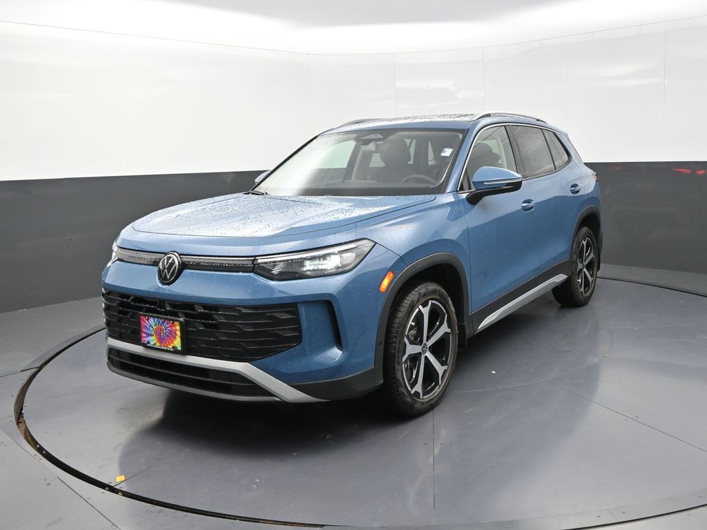2025 Volkswagen Tiguan SE photo 3