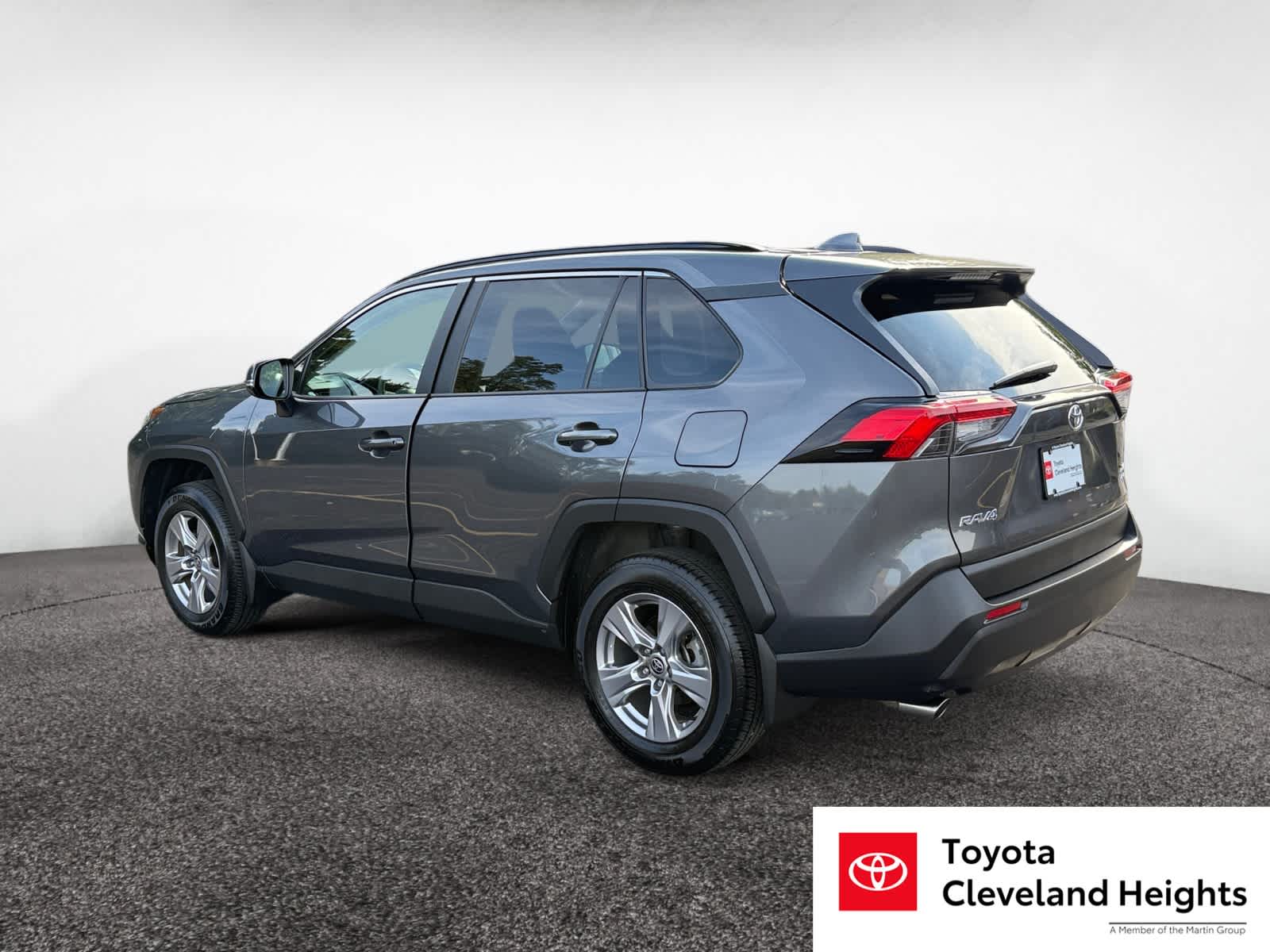 2022 Toyota RAV4 XLE photo 3