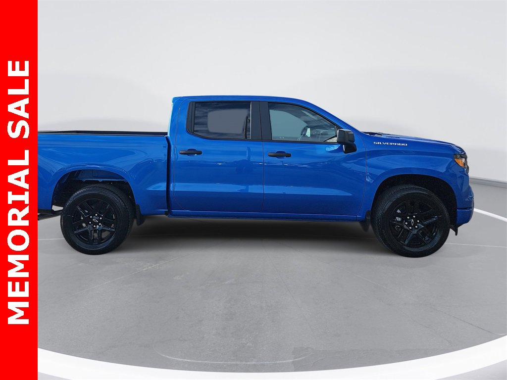 2025 Chevrolet Silverado 1500 Custom photo 2