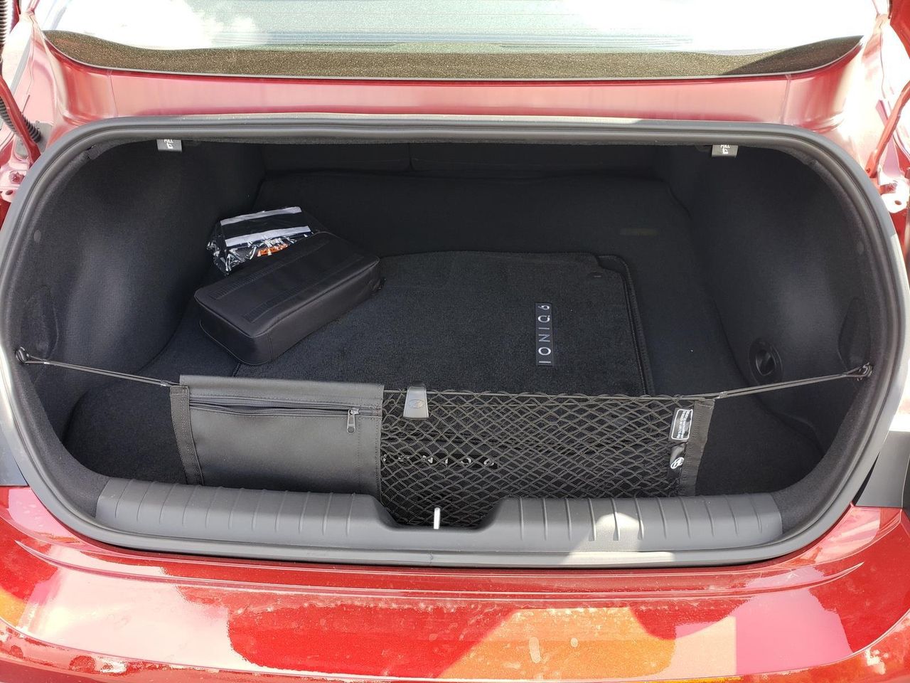 2025 Hyundai Ioniq 6 SEL photo 5