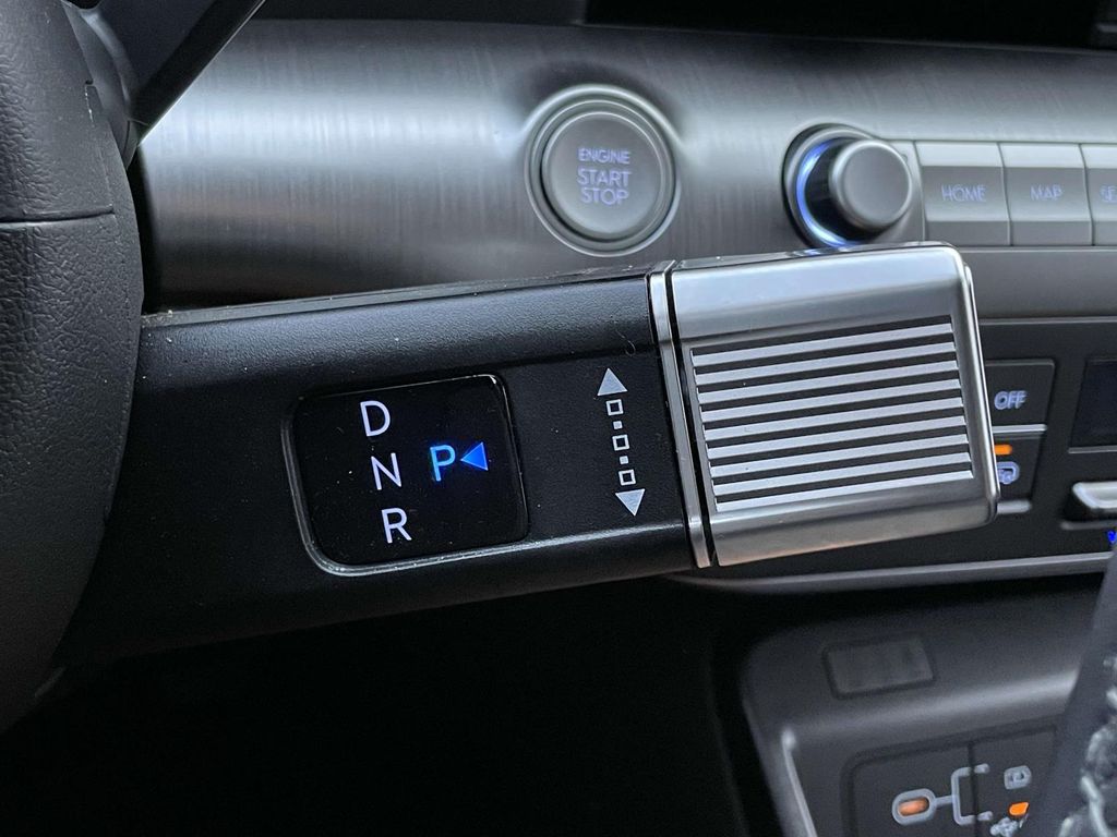 2025 Hyundai Kona Limited photo 12