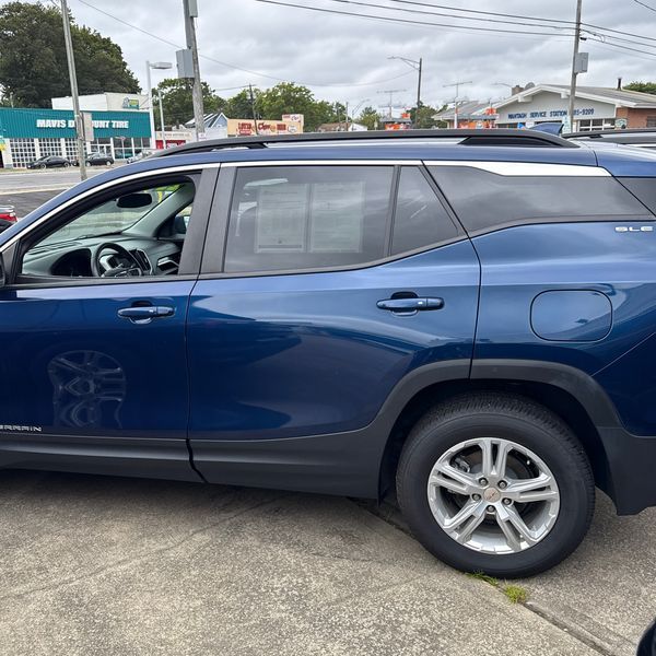 2022 Gmc Terrain SLE photo 4