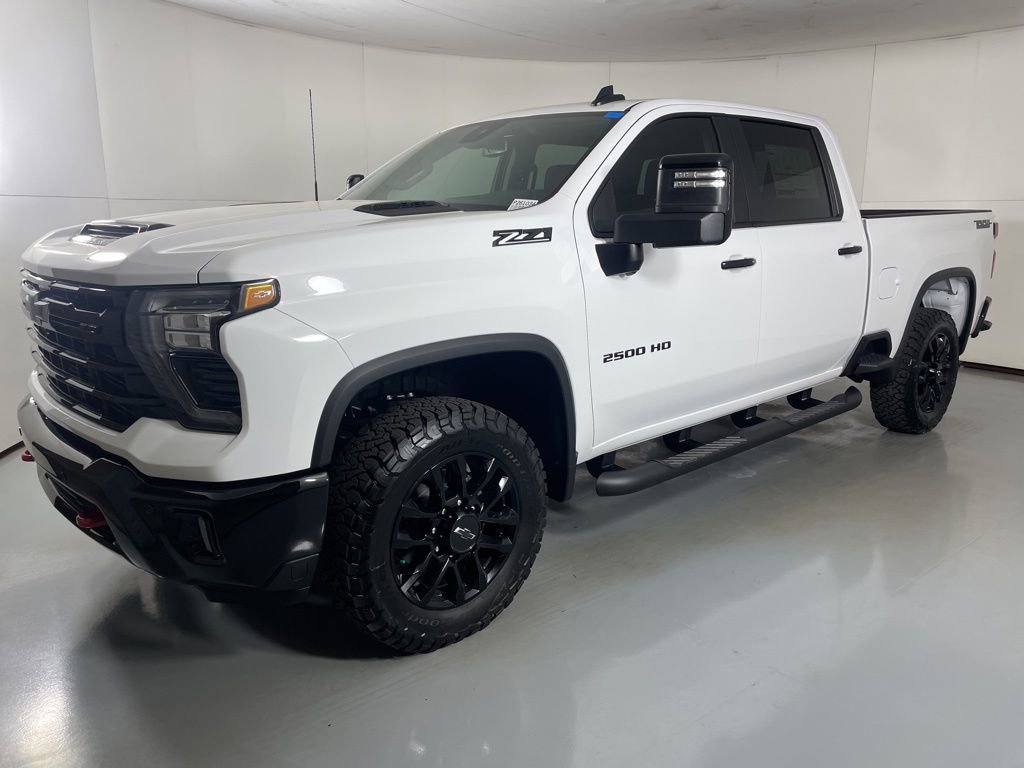 2026 Chevrolet Silverado 2500HD LT photo 4