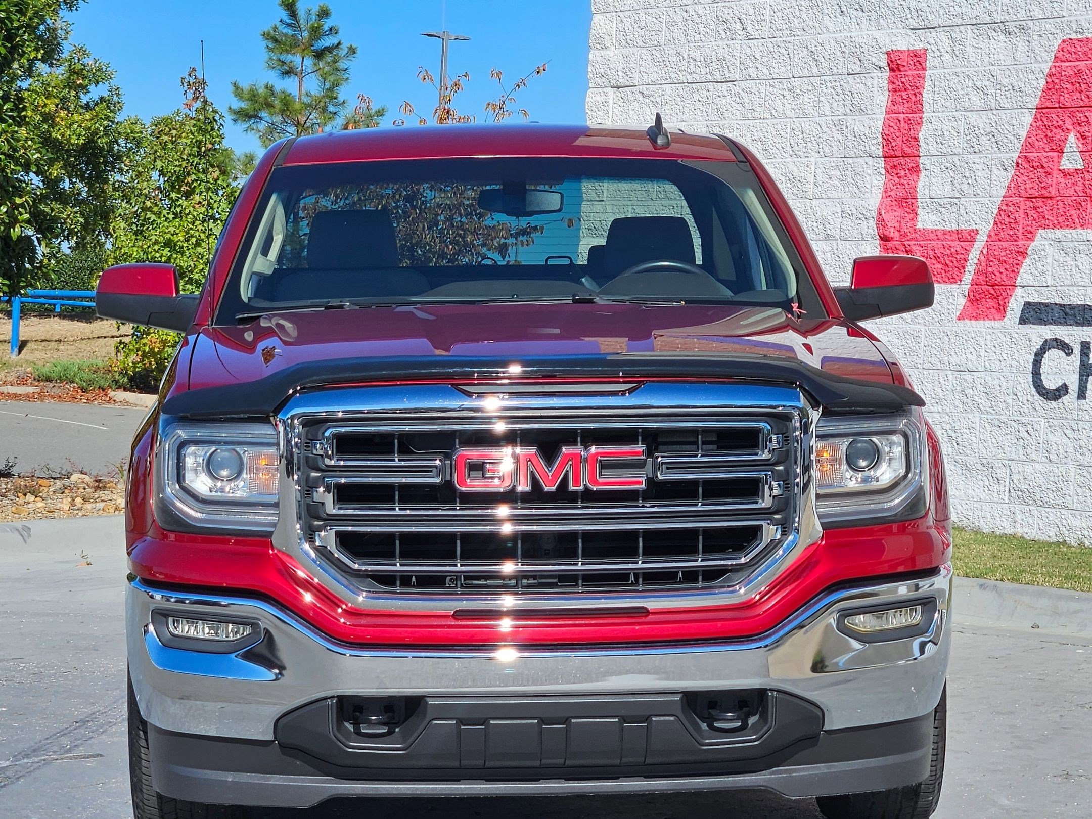 Used 2018 GMC Sierra 1500 SLE with VIN 3GTU2MEC5JG335922 for sale in Little Rock