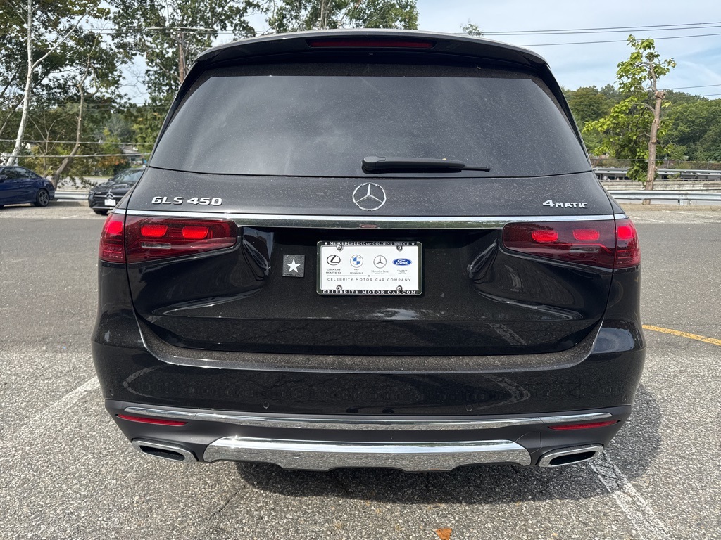2026 Mercedes Benz GLS 450 4MATIC photo 4