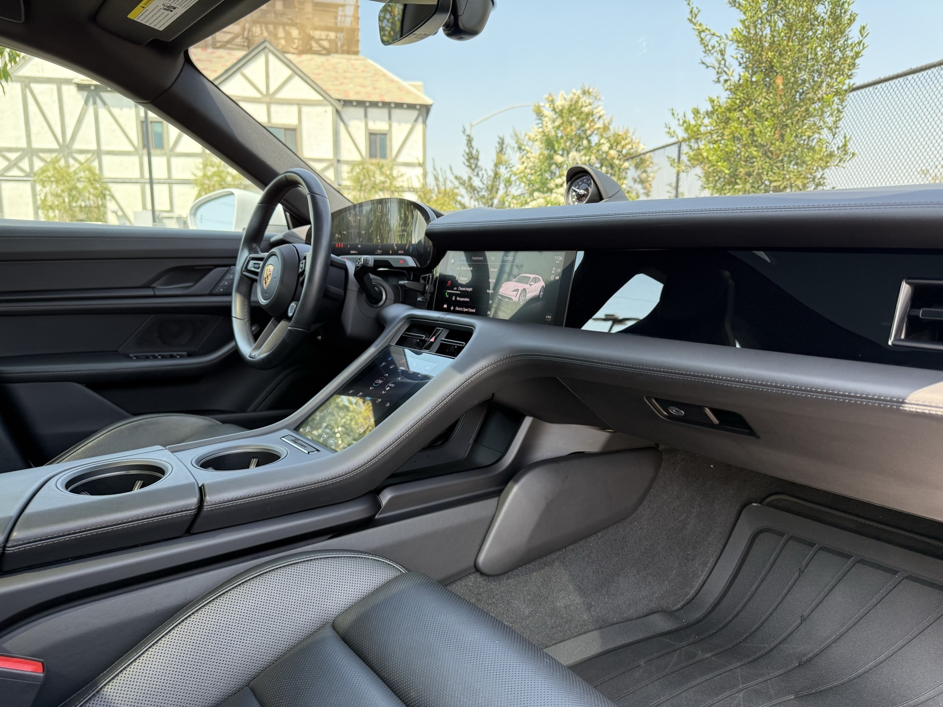 2023 Porsche Taycan Cross Turismo 4S photo 25