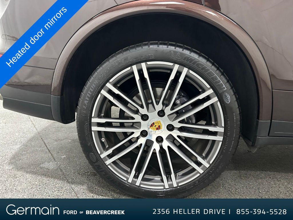 2017 Porsche Cayenne Base photo 8