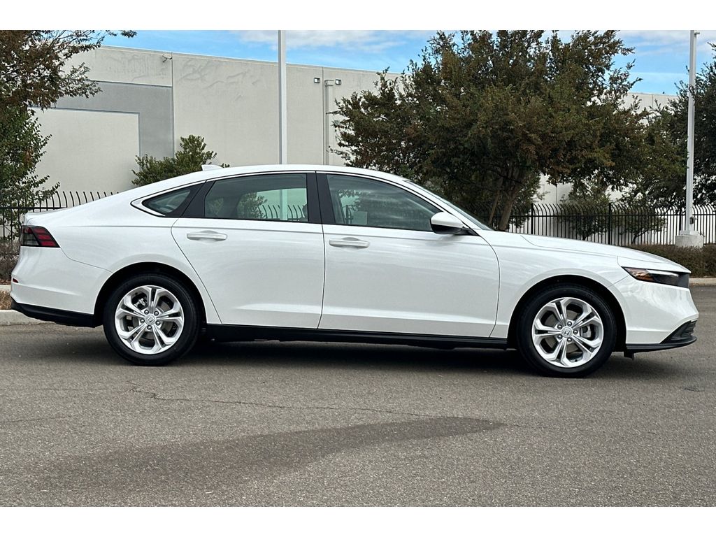 2025 Honda Accord 1.5T LX photo 3