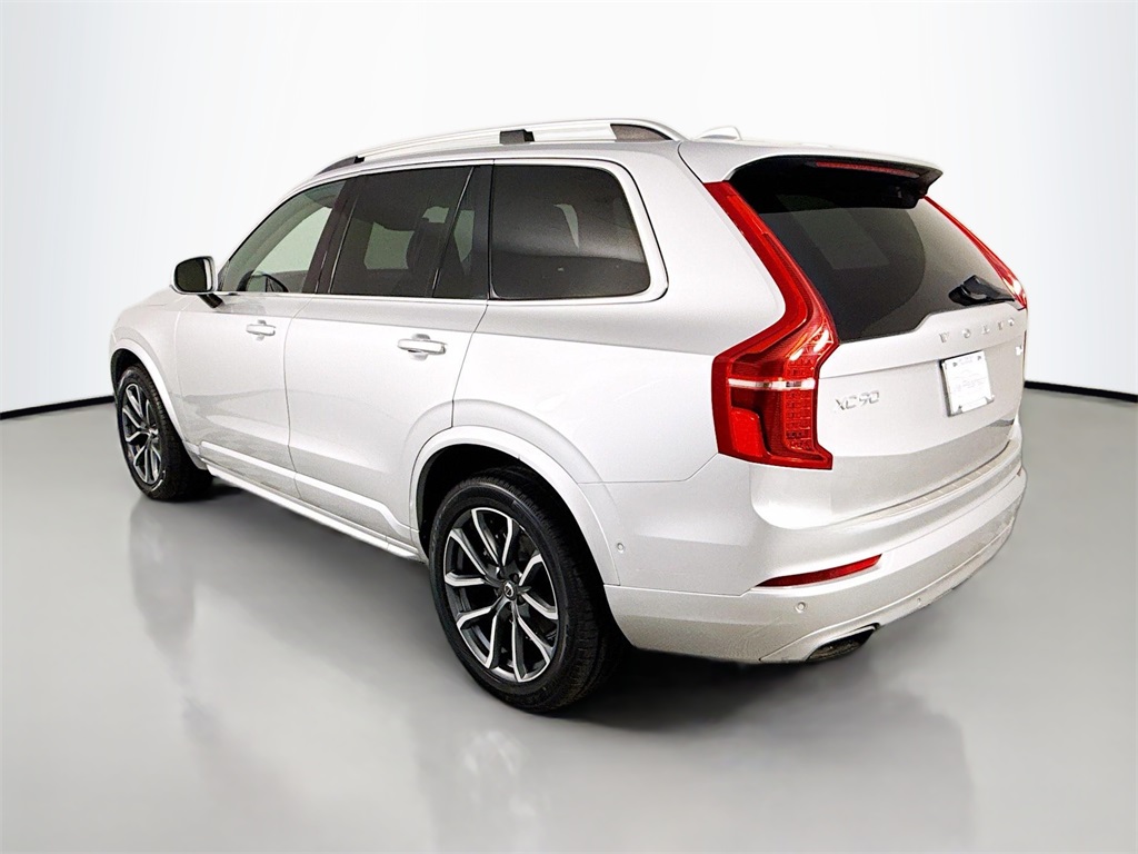 2016 Volvo XC90 T6 Momentum photo 3